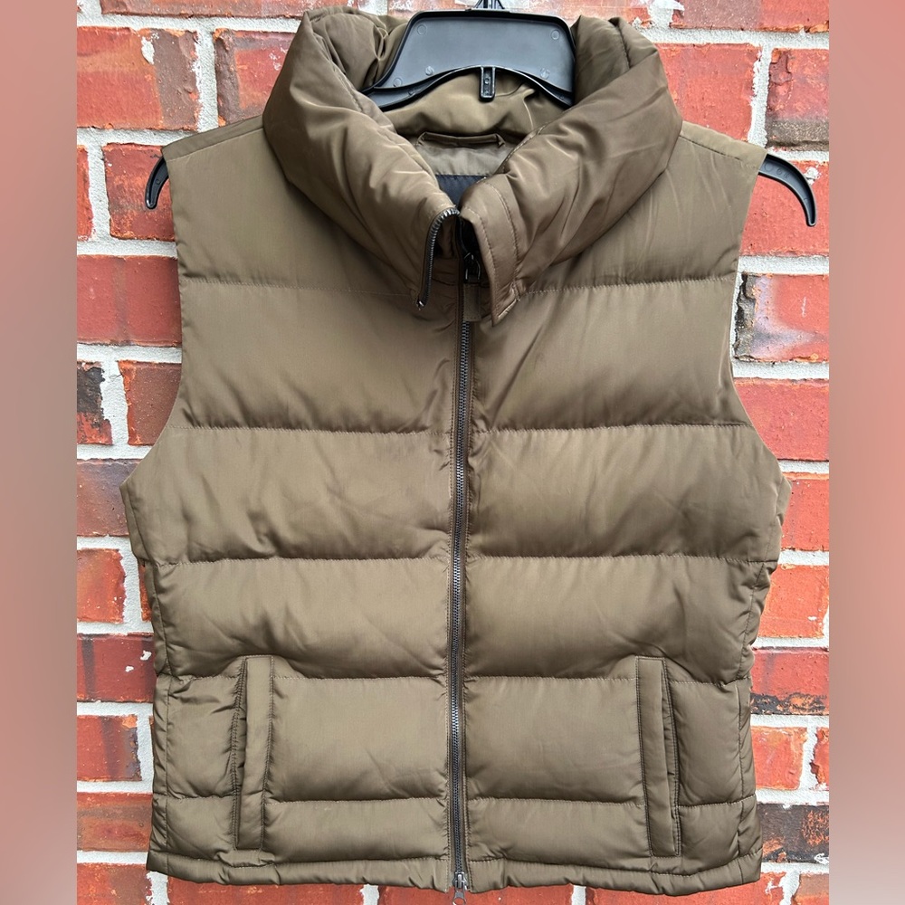 Talbots Women’s Full Zip Puffer Vest. Size Medium